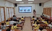 교실 벗어나 인문학 길 걷다… 함안복합문학관, 학생 현장 체험학습 '대성황’